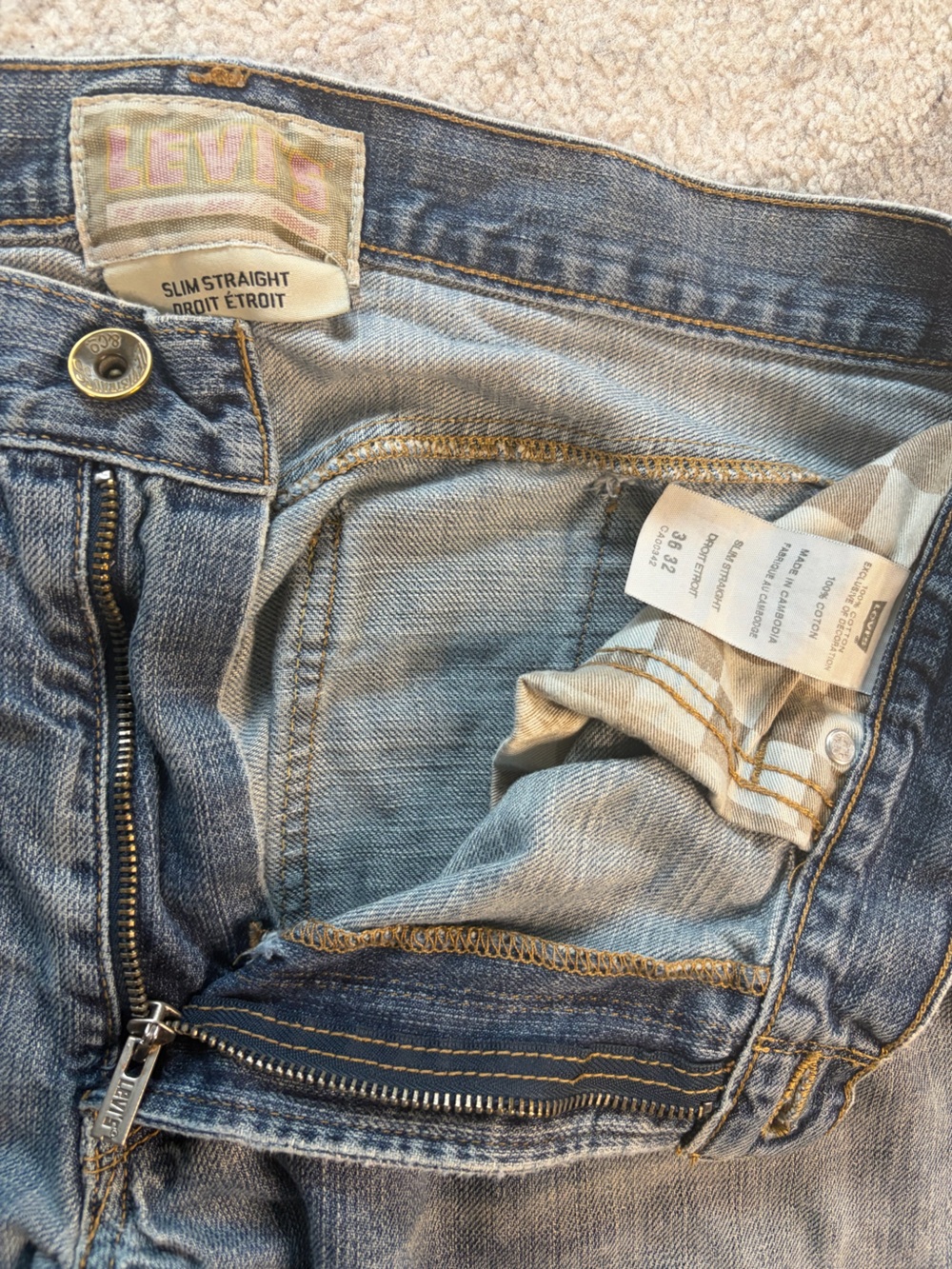 Levi’s 515 Slim Straight Women’s Jeans Size 36x32 Distressed Y2K Medium Wash - Picture 4 of 8